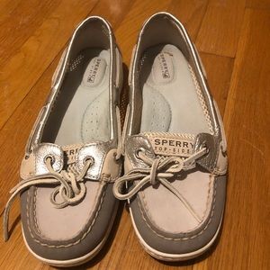 Gentle used boat shoes